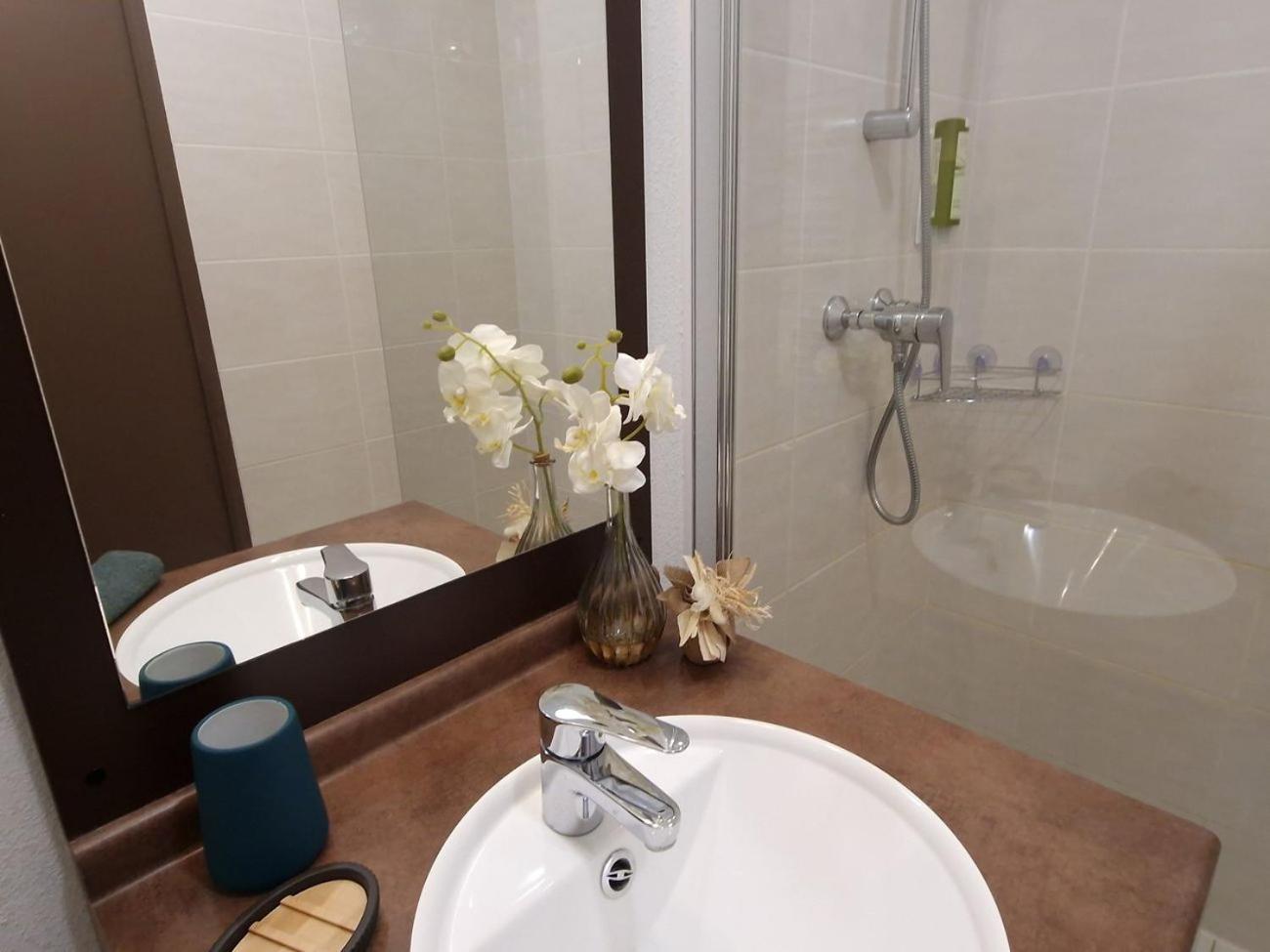 Nid D'Aven Charmante Maison, Piscine De Fevrier A Octobre 1-6P Dans Residence 阿旺桥 外观 照片